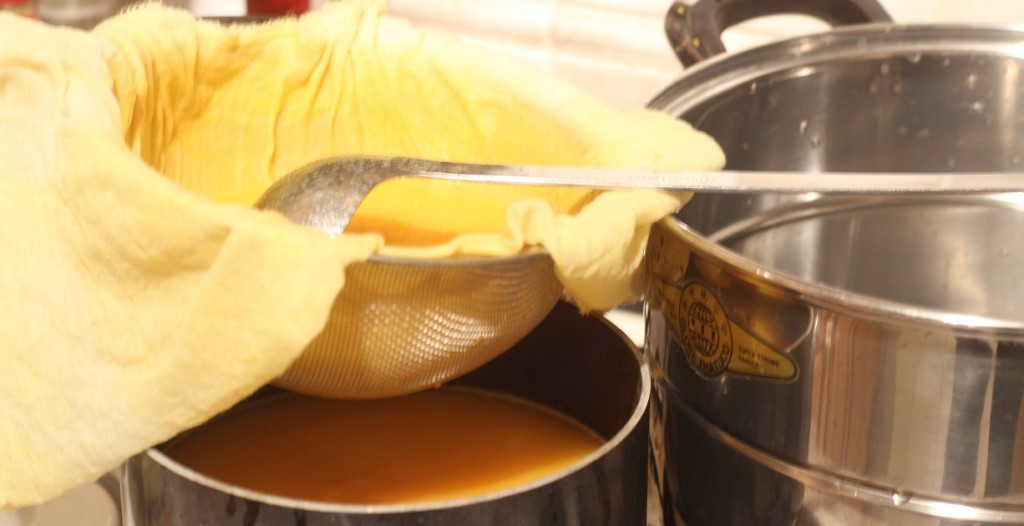 Straining pulp